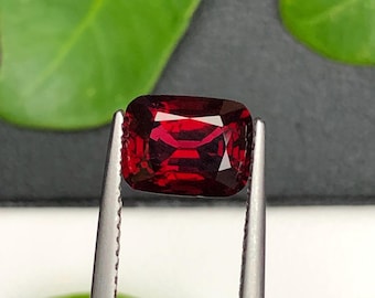 Pedra preciosa espinélio vermelho da Birmânia 2,27 ct: corte almofada, sem aquecimento, certificado pela GFCO