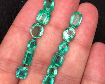 Panjshir Emerald Gemstone Layout 22.60 ct: Vivid Green Afghan Emeralds