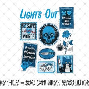 Può includere: Una collezione di grafiche blu e bianche, tra cui un teschio, un gatto con un coltello e una rosa. Il testo include "LIGHTS OUT", "NO SAFE WORDS" e "FACELESS MAN SECURITY".