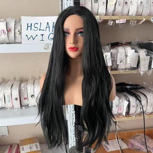 Perruque Morticia Addams : longue perruque cosplay synthétique noire