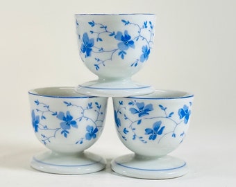 Set of 3 Egg Cups Blue Flowers on White Porcelain Blaublüten Blue Blossom by Arzberg made in Germany