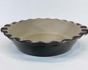 Pampered Chef Brown 9" Pie Plate Stoneware Smooth Brown Glaze Fluted Ribbon Edge Rim USA