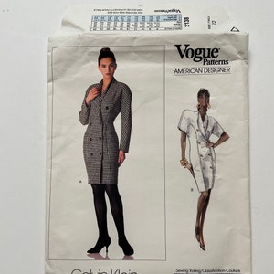 Vogue 2138 Calvin Klein Pattern – Vestido trespassado – Vintage 1988 Vogue – Tamanho 12 – SEM CORTES – Vogue Designer Americano