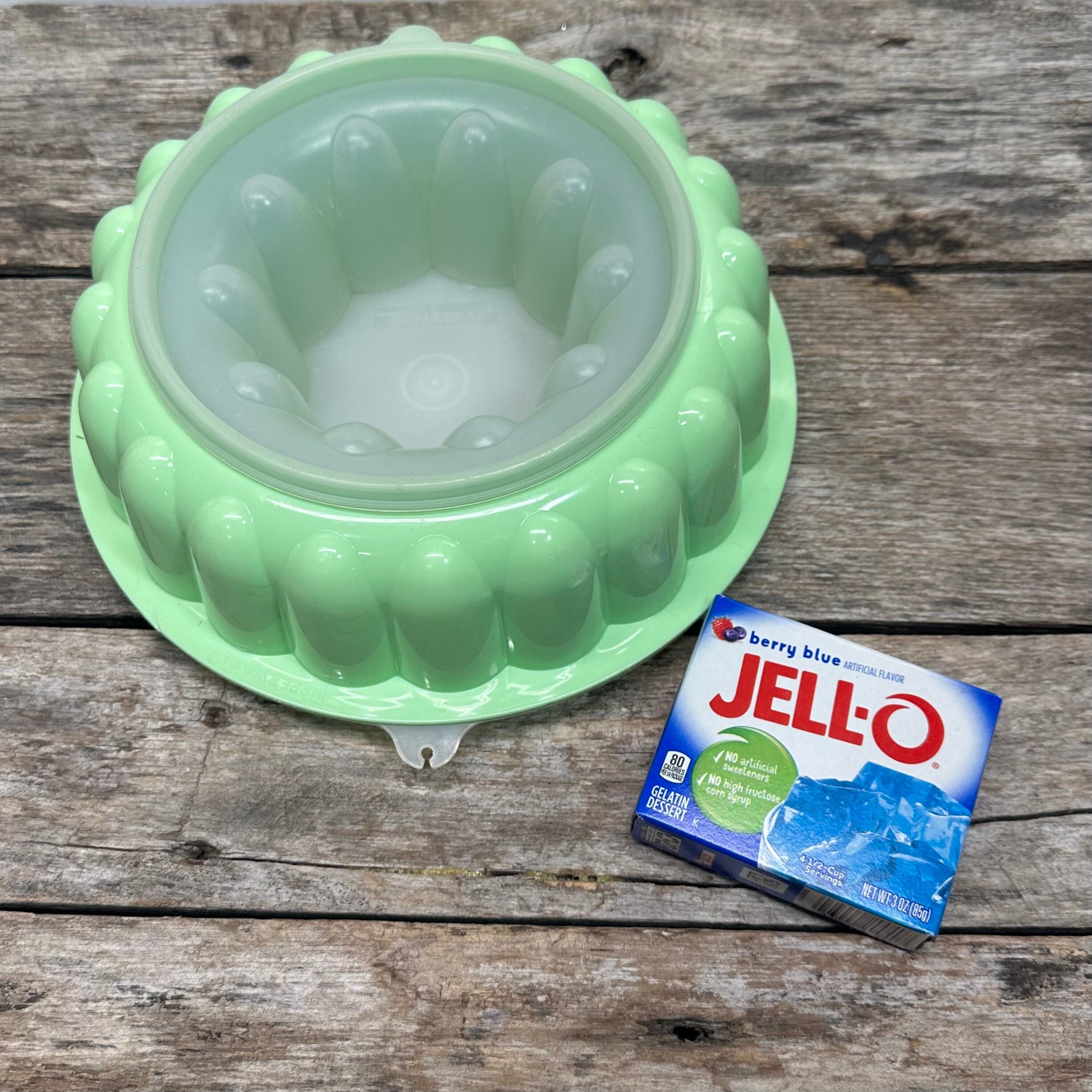  Tupperware Jel-ring Jello Mold,6 Cups: Home & Kitchen