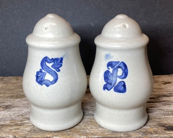 Pfaltzgraff  Yorktowne Salt and Pepper Set