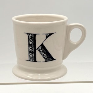 Anthropologie Monogram K-mugg – Retro rakkaffekopp, 433 ml svartvit initial bild 3