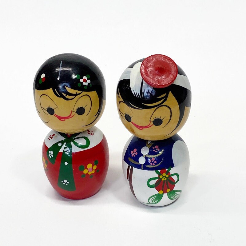 ヴィンテージこけし：首振り人形の男の子と女の子 - 日本の民芸品