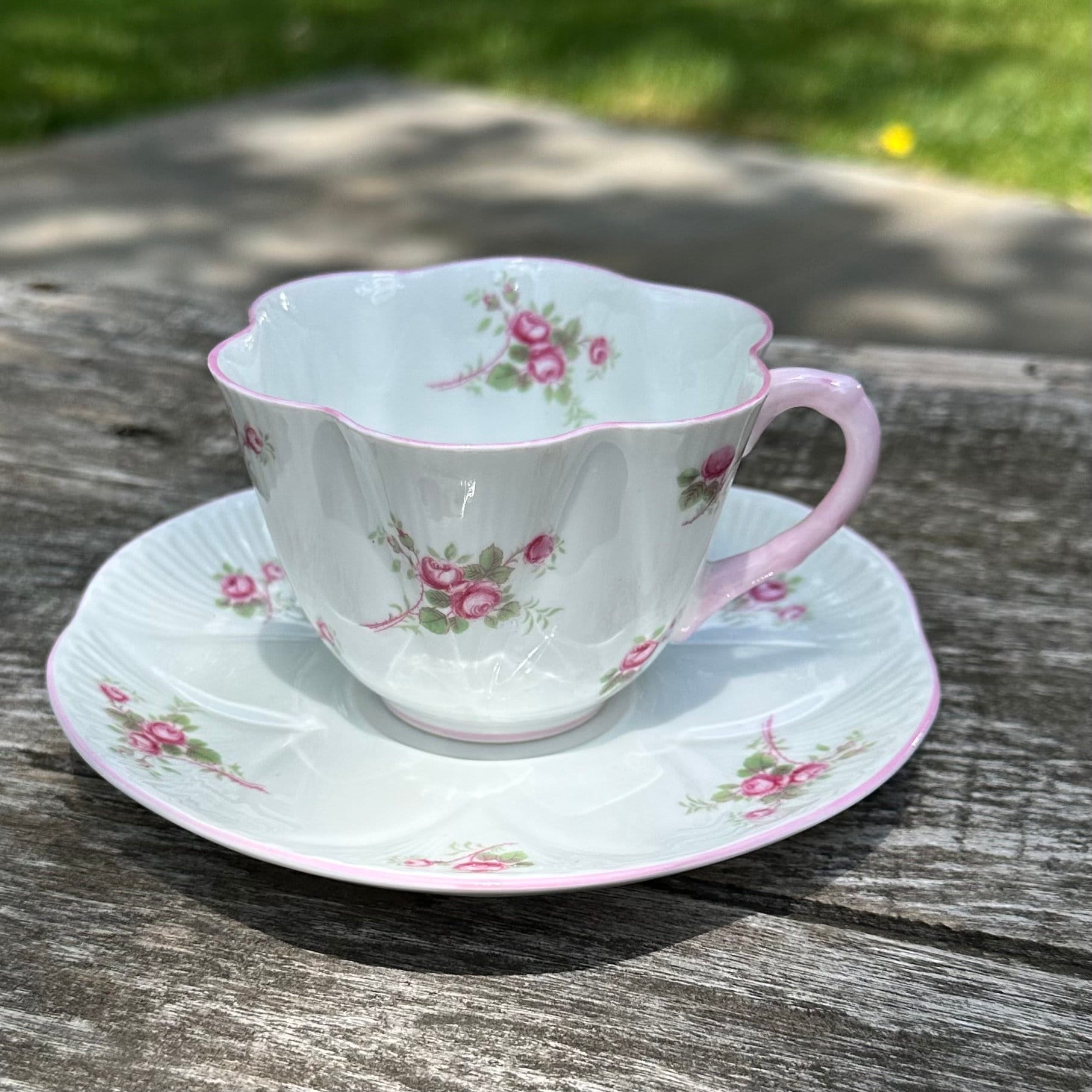 Shelley シェリー ローズアンドレッドデイジー カップ ソーサーセット