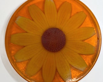 Kitschy Orange Flower Trivet Wall Plaque 1960s Flower power Retro kitchen Pop Art Flower