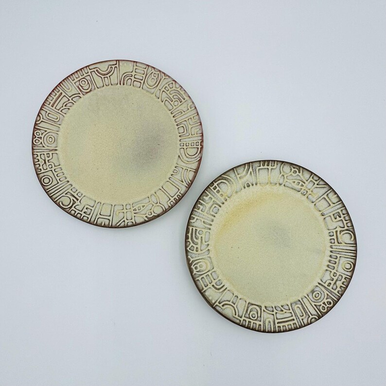 Vintage Frankoma Desert Gold Plates, Mayan Aztec Design, Set of 2 - Etsy