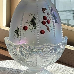 Fenton Iridized Berries & Leaves Fairy Lamp image 3