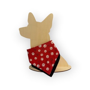 Omkeerbare hondenbandana – Hearts on Hold Snap‑On – Huisdieraccessoire rood hart en poot