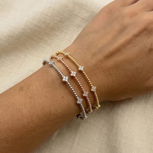 Pulsera de oro de 14 quilates con diamantes y forma de flor, regalo para el primer aniversario, engaste flexible con piedras cultivadas en laboratorio de 0,45 quilates.