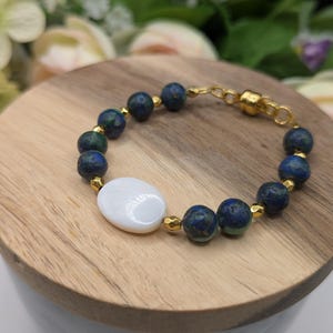chrysocolla gemstone beaded bracelet with mother of pearl accent