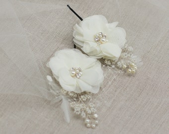 Wedding flower hair pins,Bridal hairpin,Ivory hair pin,Small Bridal hairpiece,flower hair pieces,wedding hair piece,Wedding hair flower