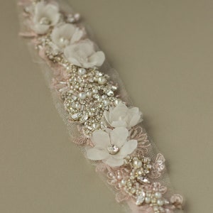 Crystal Wedding belt. Crystal Bridal belt. Rhinestone Wedding dress belts sashes. Floral belt sash. Flower Bridal belts sashes. Lace belt. Ivory-Blush pink-Dusty Rose wedding. Handmade wedding accessories.