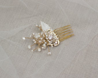 Pearl hairpiece, Gold hairpiece, Wedding hair accessories, Bridal hair comb, Pearl Wedding headpiece, Gold fascinator, Wedding fascinator