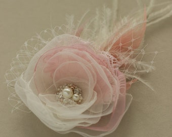 Bridal Wedding hair piece. Blush Wedding hair piece, hair flower clip. Bride hair accessories. Wedding headpiece. Fascinator