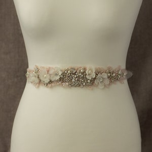 Crystal Wedding belt. Crystal Bridal belt. Rhinestone Wedding dress belts sashes. Floral belt sash. Flower Bridal belts sashes. Lace belt. Ivory-Blush pink-Dusty Rose wedding. Handmade wedding accessories.