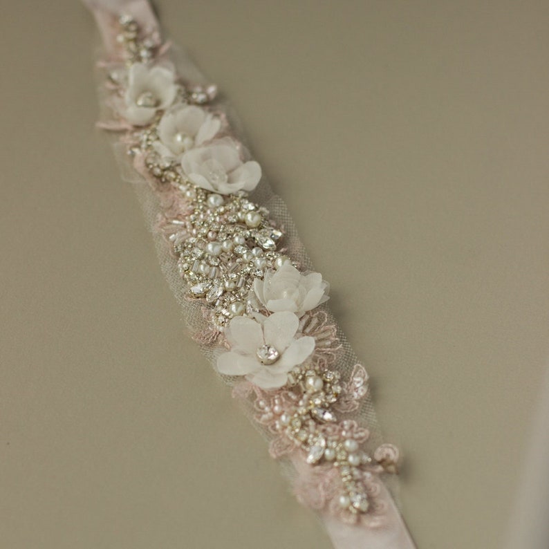 Crystal Wedding belt. Crystal Bridal belt. Rhinestone Wedding dress belts sashes. Floral belt sash. Flower Bridal belts sashes. Lace belt. Ivory-Blush pink-Dusty Rose wedding. Handmade wedding accessories.