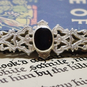 Superb - Estilo victoriano - Plata esterlina y ónix negro - Brooch Pin celta