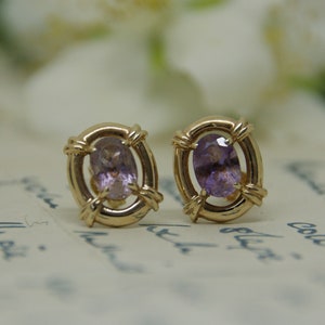 Fabuloso - 9ct Gold & Amethyst - Pendientes de diseño de hebilla.