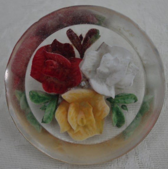 Vintage - Pretty Reverse carved Lucite - Trio Ros… - image 1
