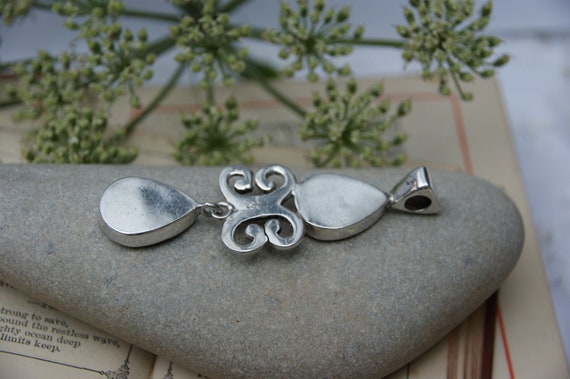 Large - Unusual Design - Solid Silver & Chalcedon… - image 9