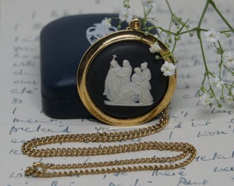 Vintage - Wedgwood - Rare - The Procession - Large Cameo -  Gold plated & Black Basalt Porcelain - Pendant and Chain - Necklace - c1976