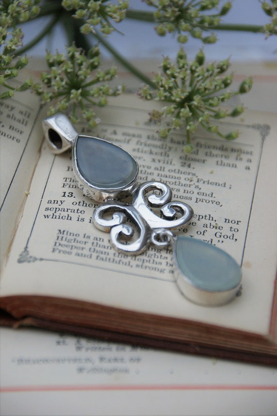 Large - Unusual Design - Solid Silver & Chalcedon… - image 3
