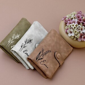 Carteira personalizada com nome e mês de nascimento, carteira com cartão personalizada, carteira de couro para meninas, bolsa com nome, presente para madrinha, presente para mãe