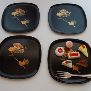 Set of Four Japanese Little Trays or Plate. 70s. image 3