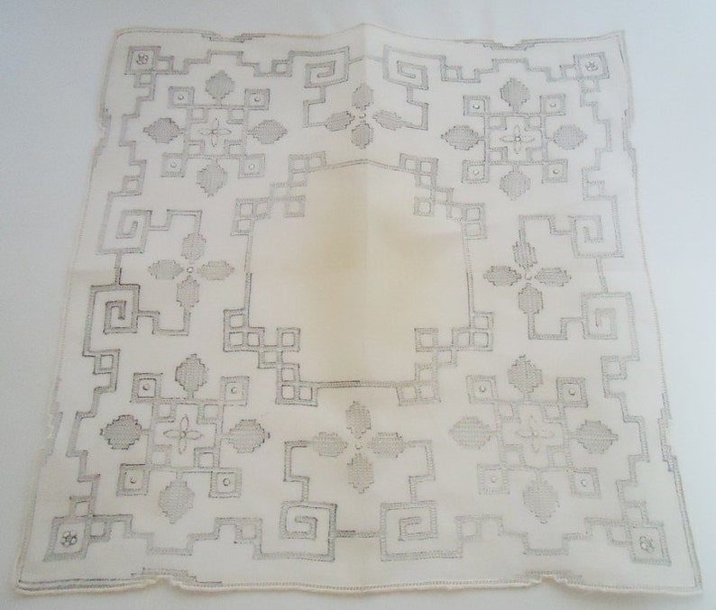 The Vintage Handmade Swatow Lace Handkerchief.30s.n0 image 2