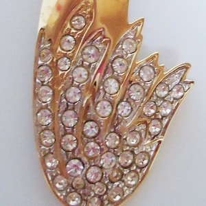 The Japanese Rhinestone Brooch.Radiant Gold and Elegant