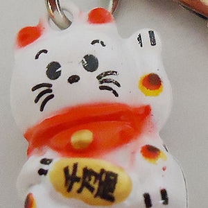 The Japanese Little Lucky Cat Charm.keychain.