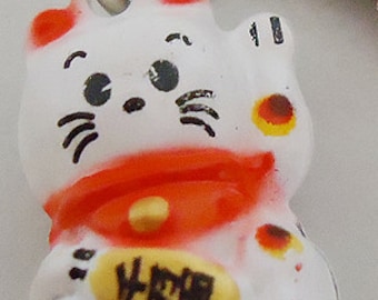 The Japanese Little Lucky Cat Charm.keychain.