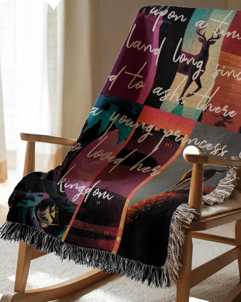 Throne of Glass woven blanket featuring Kingdom of Ash inspired scenes with Aelin Galathynius, fantasy bookish decor, cozy reading throw gift for fans