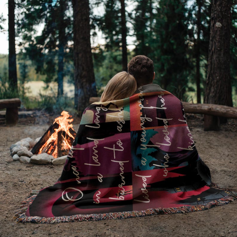 Throne of Glass woven blanket featuring Kingdom of Ash inspired scenes with Aelin Galathynius, fantasy bookish decor, cozy reading throw gift for fans