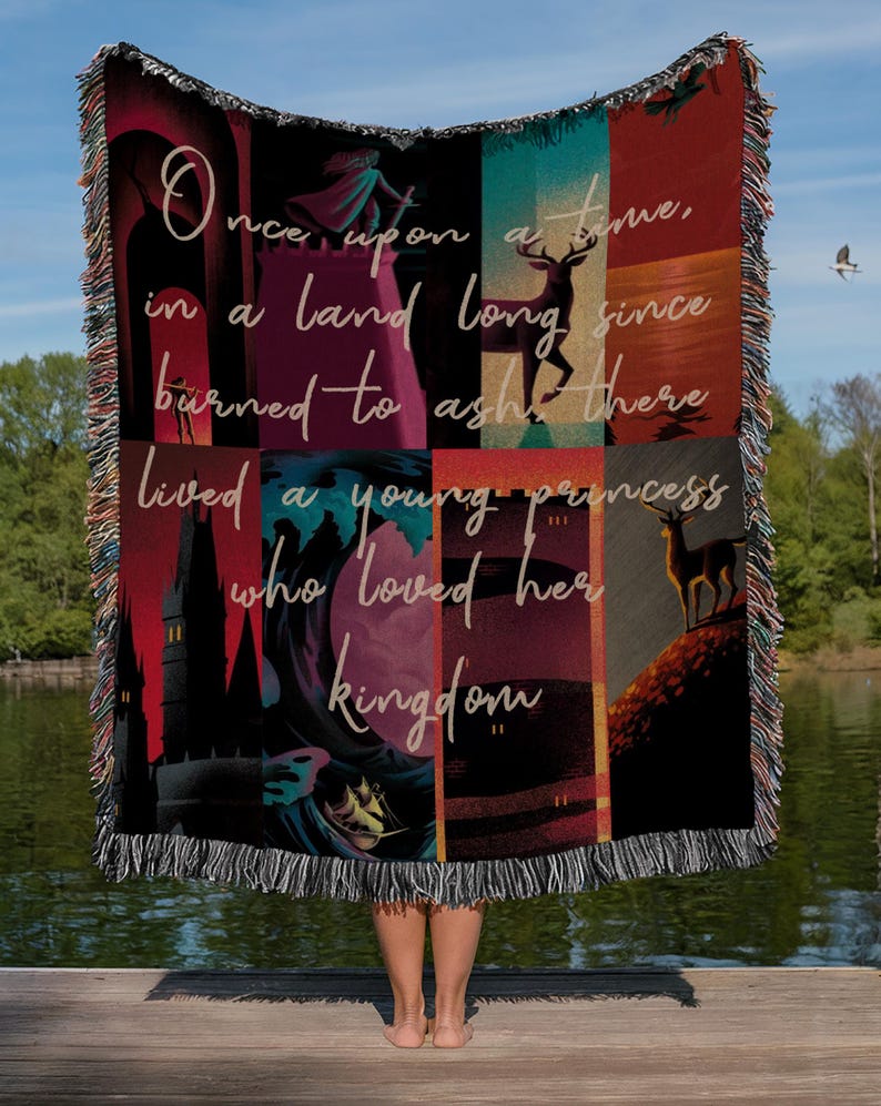 Throne of Glass woven blanket featuring Kingdom of Ash inspired scenes with Aelin Galathynius, fantasy bookish decor, cozy reading throw gift for fans