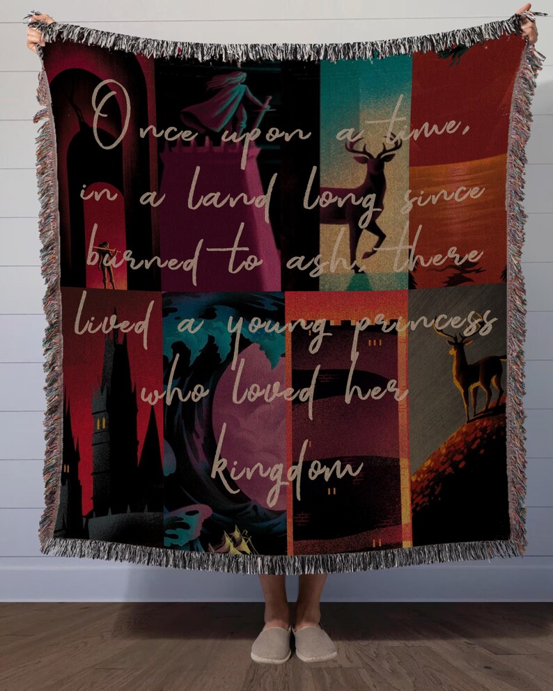 Throne of Glass woven blanket featuring Kingdom of Ash inspired scenes with Aelin Galathynius, fantasy bookish decor, cozy reading throw gift for fans