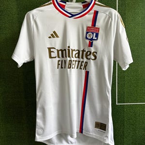 Colgador de exhibición para camisetas deportivas, diseño de montaje en pared para camisetas de conciertos y camisetas deportivas - Diseño actualizado imagen 8