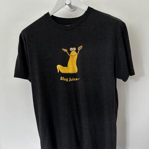 Colgador de exhibición para camisetas deportivas, diseño de montaje en pared para camisetas de conciertos y camisetas deportivas - Diseño actualizado imagen 3