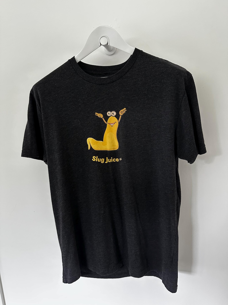 Colgador de exhibición para camisetas deportivas, diseño de montaje en pared para camisetas de conciertos y camisetas deportivas - Diseño actualizado imagen 3