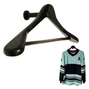 Colgador de exhibición para camisetas deportivas, diseño de montaje en pared para camisetas de conciertos y camisetas deportivas - Diseño actualizado XL Black