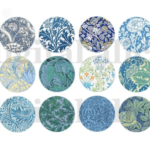Op de afbeelding: Twaalf ronde decoratieve tegels met blauwe, groene en gele bloemenpatronen. De tegels hebben verschillende bloemmotieven, waaronder bladeren, bloemen en ranken.