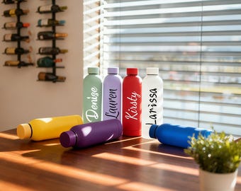 Botellas de agua personalizadas de acero inoxidable. Regalos para bodas y damas de honor.