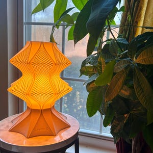 3D Printed Table Lamp: Modern Lantern Design, Warm Ambient Light