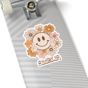 Pegatinas de vinilo troqueladas con nombre personalizado, diseño retro de cara sonriente "Paz", ideales para tabletas, portátiles, botellas de agua o material escolar.