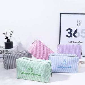 Personalized Embroidered Seersucker Makeup Bag,Yoga Cosmetic Organizer,Bridesmaid Gift,Mother’s Day Gift,Travel Essentials,Monogram Pouch
