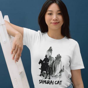 Samurai Cat Unisex T-Shirt, Japanese Cat Tee, Anime Fan Gift, Cat Lover Clothing, Unique Graphic Tee